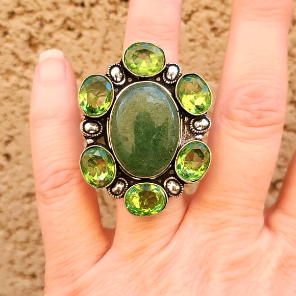 New Oversized Green Apatite and Tsavorite 925 Silver Statement Ring. - Picture 8 of 16